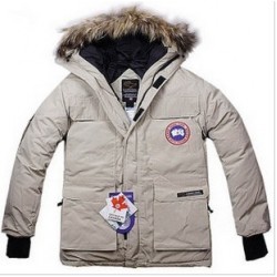 Пуховик Canada Goose кремовый